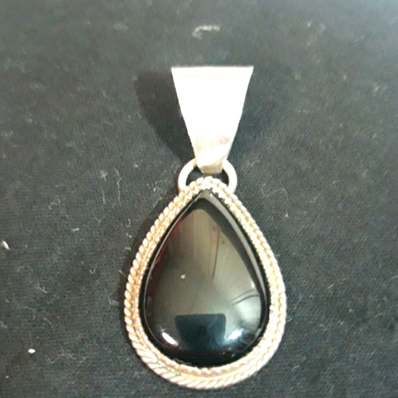 Sterling and black onyx pendant - Picture 1 of 3